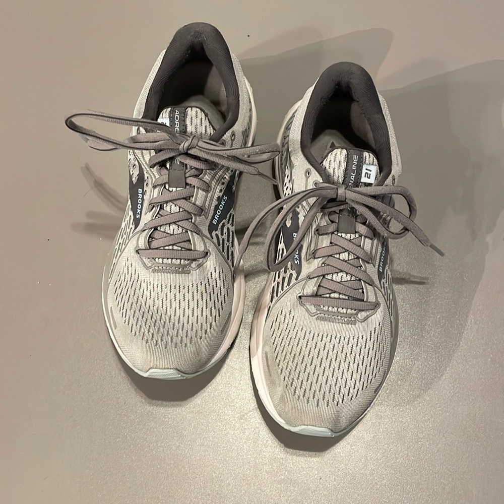 Women’s Brooks Adrenaline 21 Grey & Blue Tennis Shoes, size 9